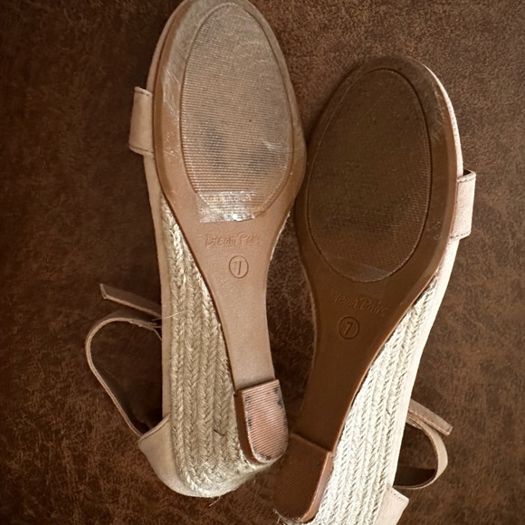 Cream suede wedge ankle strap sandal - Picture 5 of 5